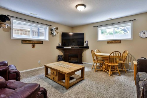 19 Firelight Way West, Lethbridge, AB 