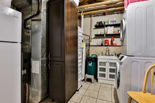 19 Firelight Way West, Lethbridge, AB 