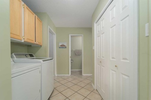 4612 50 Avenue, Taber, AB - Indoor Photo Showing Laundry Room