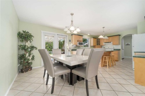 4612 50 Avenue, Taber, AB - Indoor Photo Showing Dining Room