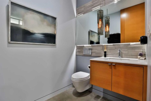 403 Meadow Lark Drive, Rural Lethbridge County, AB - Indoor Photo Showing Bathroom