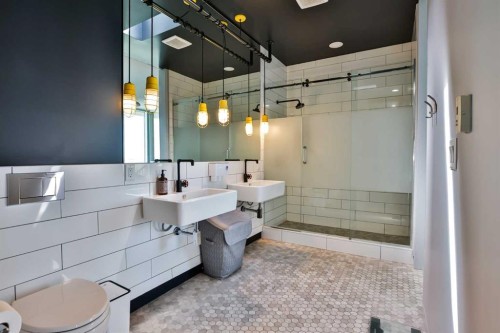 403 Meadow Lark Drive, Rural Lethbridge County, AB - Indoor Photo Showing Bathroom