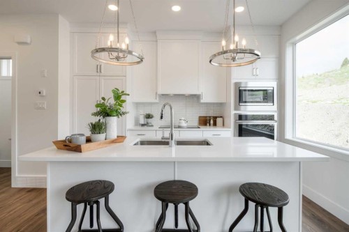 8615 25 Avenue, Coleman, AB - Indoor Photo Showing Kitchen With Upgraded Kitchen
