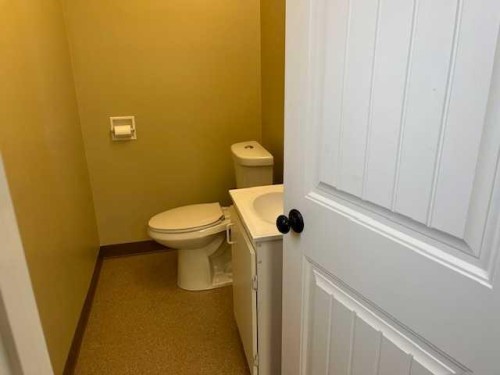 72 2 Avenue West, Cardston, AB 