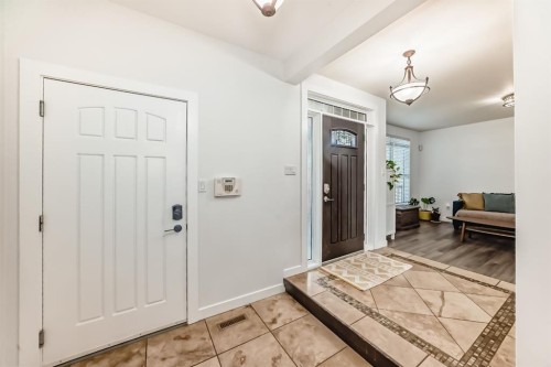 340 Tartan Circle West, Lethbridge, AB - Indoor Photo Showing Other Room