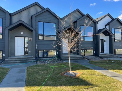 2932 47 Street South, Lethbridge, AB - Outdoor