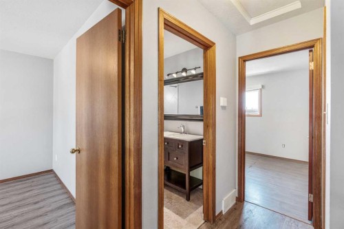 199 Mt Crandell Crescent West, Lethbridge, AB - Indoor Photo Showing Other Room