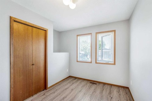 199 Mt Crandell Crescent West, Lethbridge, AB - Indoor Photo Showing Other Room