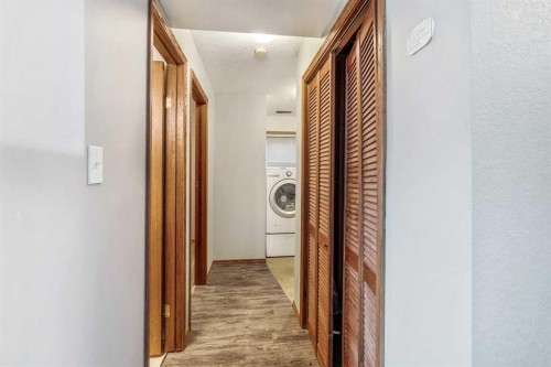 199 Mt Crandell Crescent West, Lethbridge, AB - Indoor Photo Showing Other Room