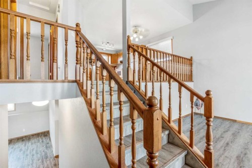 199 Mt Crandell Crescent West, Lethbridge, AB - Indoor Photo Showing Other Room