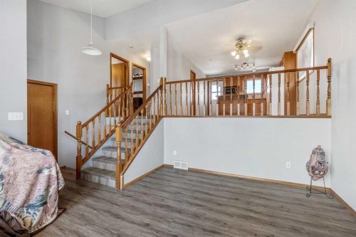 199 Mt Crandell Crescent West, Lethbridge, AB - Indoor Photo Showing Other Room