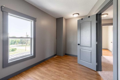 202 4 Street, Warner, AB - Indoor Photo Showing Other Room