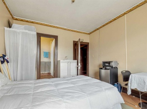 7719 17 Avenue, Coleman, AB 