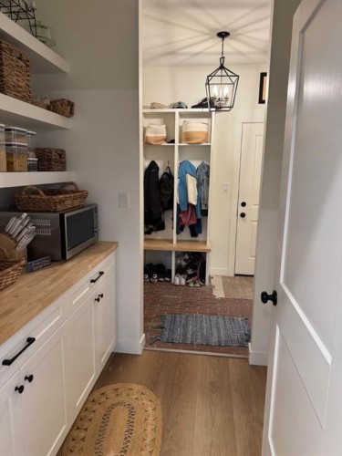 902 Fairway Boulevard West, Cardston, AB - Indoor