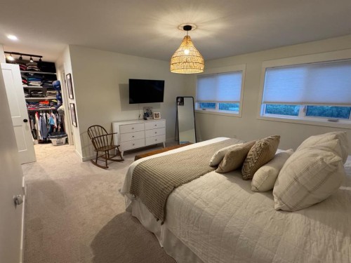 902 Fairway Boulevard West, Cardston, AB - Indoor Photo Showing Bedroom