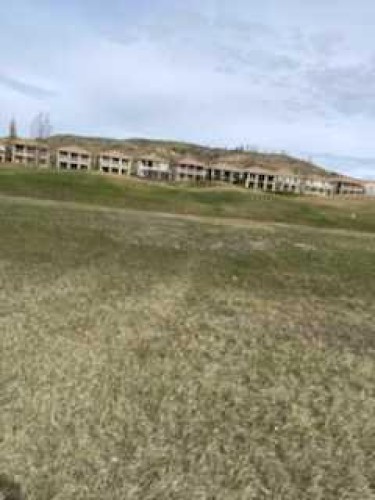 256 Canyon Boulevard West, Lethbridge, AB 