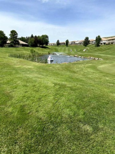 260 Canyon Boulevard West, Lethbridge, AB 