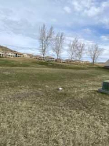 260 Canyon Boulevard West, Lethbridge, AB 