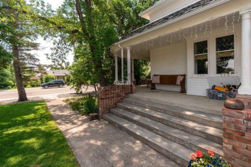 149 20 Street, Fort Macleod, AB - Outdoor With Deck Patio Veranda