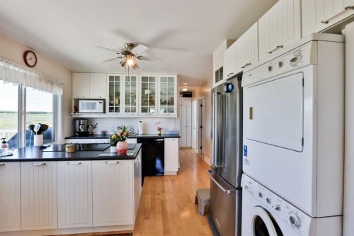 174068 Range Road 214, Rural Vulcan County, AB - Indoor