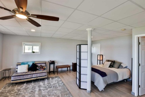 174068 Range Road 214, Rural Vulcan County, AB - Indoor Photo Showing Bedroom