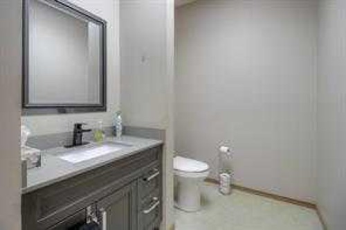 413 3 Avenue North, Vauxhall, AB 