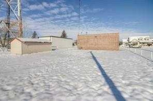 413 3 Avenue North, Vauxhall, AB 