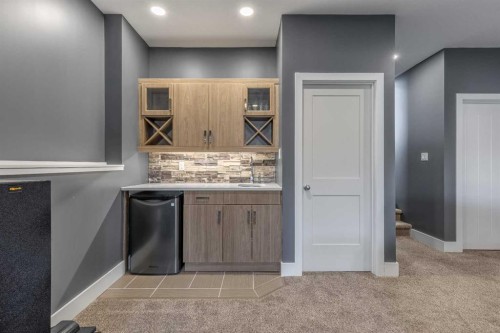 5401 43 Street, Taber, AB - Indoor