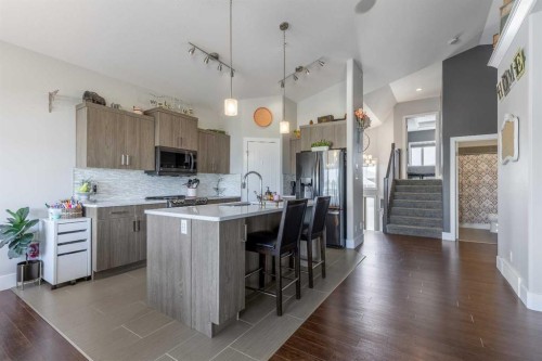 5401 43 Street, Taber, AB - Indoor Photo Showing Kitchen With Upgraded Kitchen