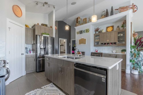 5401 43 Street, Taber, AB - Indoor Photo Showing Kitchen With Double Sink