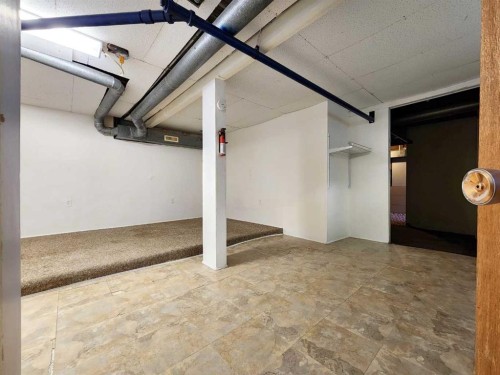 611 9 Avenue North, Lethbridge, AB - Indoor