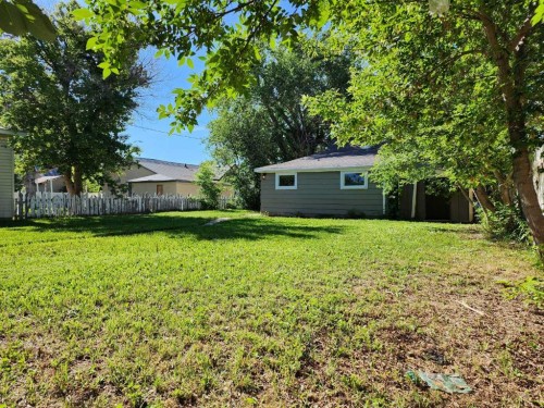 611 9 Avenue North, Lethbridge, AB - Outdoor