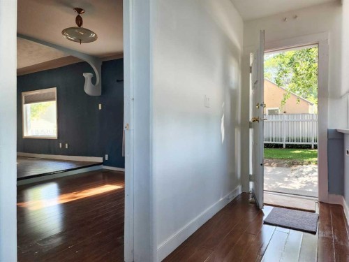 611 9 Avenue North, Lethbridge, AB - Indoor Photo Showing Other Room