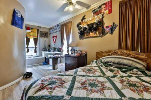 5202 52 Street, Taber, AB - Indoor Photo Showing Bedroom