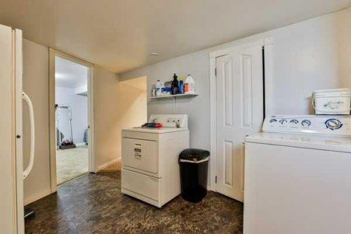 5202 52 Street, Taber, AB - Indoor Photo Showing Laundry Room