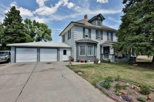 5202 52 Street  Taber, AB T1G 1M3