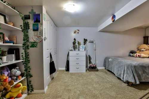 5202 52 Street, Taber, AB - Indoor Photo Showing Bedroom