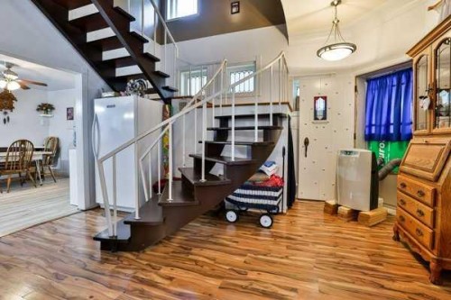 5202 52 Street, Taber, AB - Indoor Photo Showing Other Room