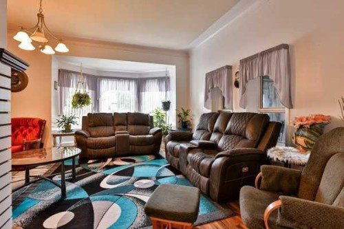 5202 52 Street, Taber, AB - Indoor Photo Showing Living Room