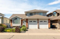 277 Coachwood Point WEST Lethbridge, AB T1K 6A4