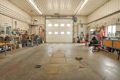 201076 Range Road 142, Rural Newell, County Of, AB - Indoor Photo Showing Garage