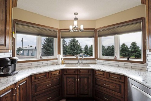 201076 Range Road 142, Rural Newell, County Of, AB - Indoor Photo Showing Kitchen