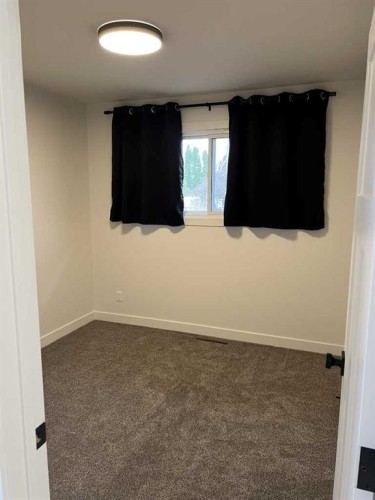 4932 57 Avenue, Taber, AB - Indoor Photo Showing Other Room