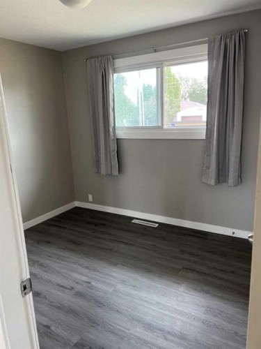 4932 57 Avenue, Taber, AB - Indoor Photo Showing Other Room