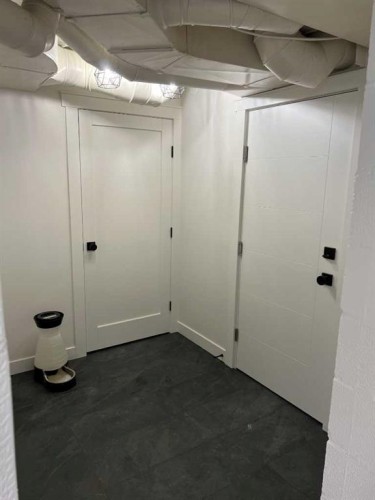 4932 57 Avenue, Taber, AB - Indoor Photo Showing Garage