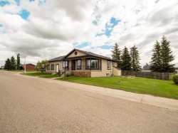 996 2 Avenue WEST Cardston, AB T0K 0K0