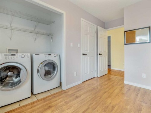 996 2 Avenue West, Cardston, AB - Indoor Photo Showing Laundry Room