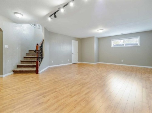 996 2 Avenue West, Cardston, AB - Indoor