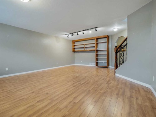 996 2 Avenue West, Cardston, AB - Indoor Photo Showing Other Room