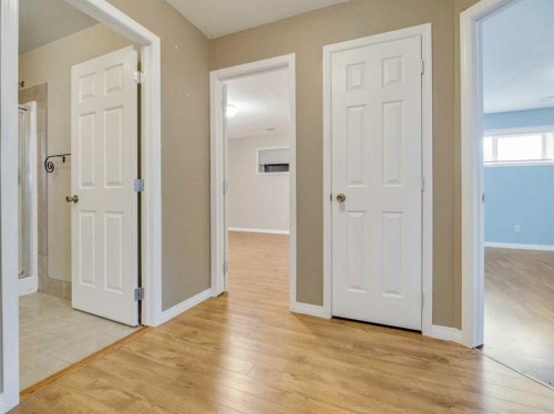 996 2 Avenue West, Cardston, AB - Indoor Photo Showing Other Room